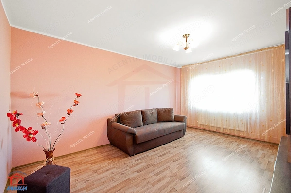 De vanzare apartament 2 camere Micro 39, etaj 3 — fotografia 1