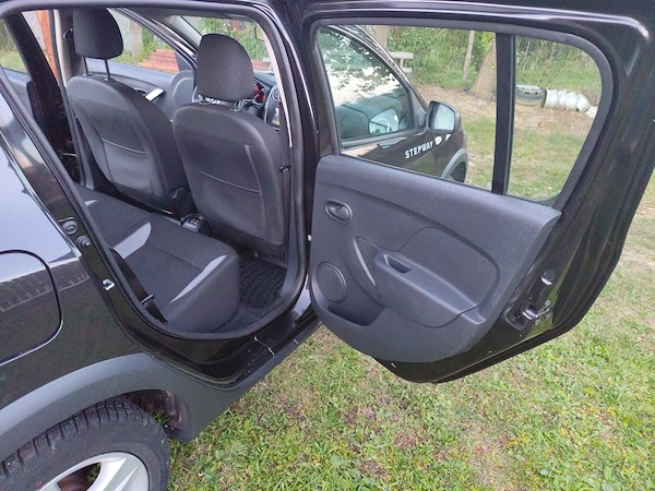 DACIA Sandero Stepway 2015 — imagine 9
