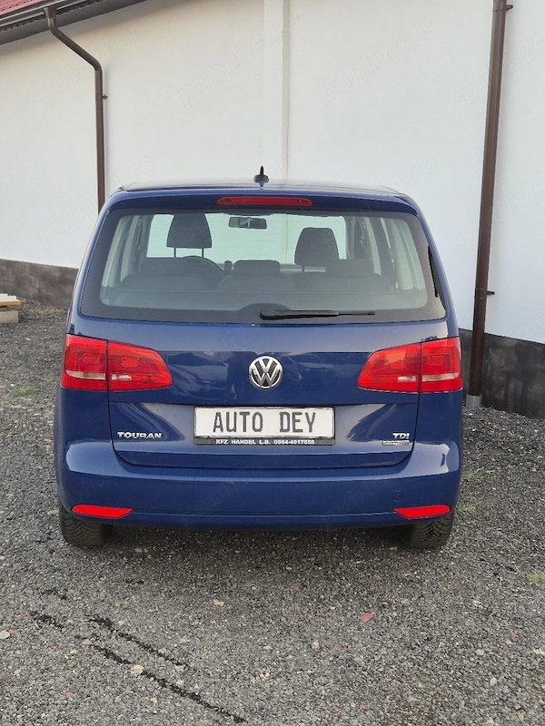 VOLKSWAGEN Touran 2011 — imagine 9