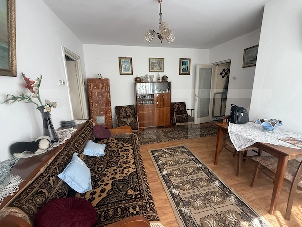 Apartament 3 camere cu potențial, parter – Aleea Trandafirilor — fotografia 1