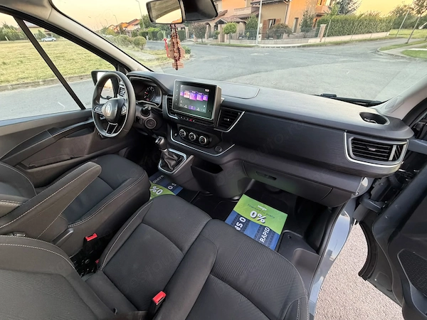 RENAULT Trafic 2023 — imagine 5