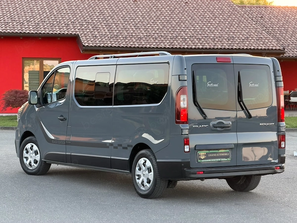 RENAULT Trafic 2023 — imagine 2