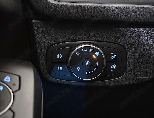 FORD Focus 2023 — imagine 7