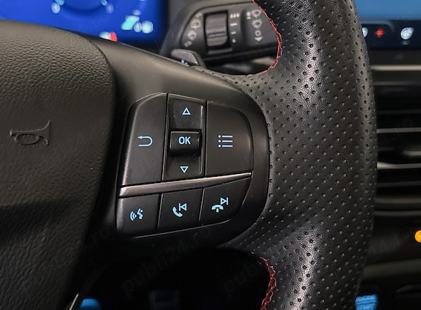 FORD Focus 2023 — imagine 5