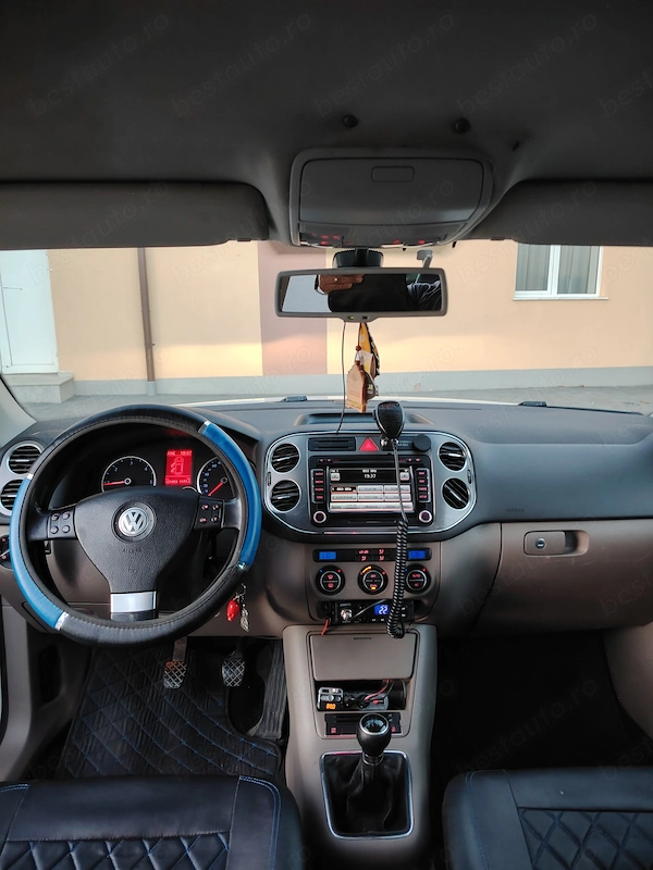 VOLKSWAGEN Tiguan 2009 — imagine 8