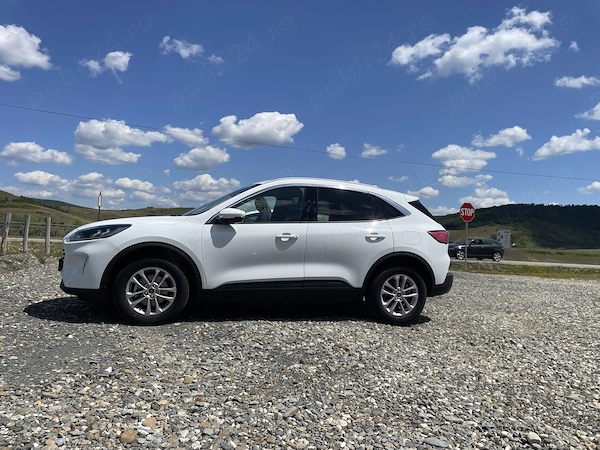 FORD Kuga 2023 — imagine 6