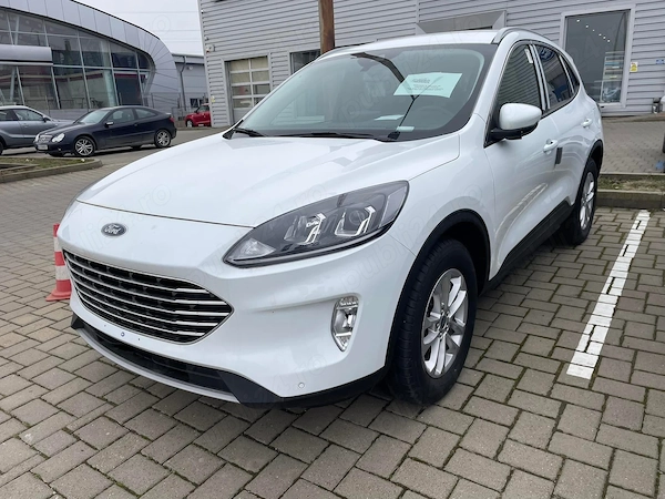 FORD Kuga 2023 — imagine 4