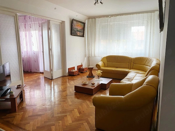 Proprietar Închiriez apartament cu 3 camere în Oradea, zona Magheru Etajul 1 — fotografia 1