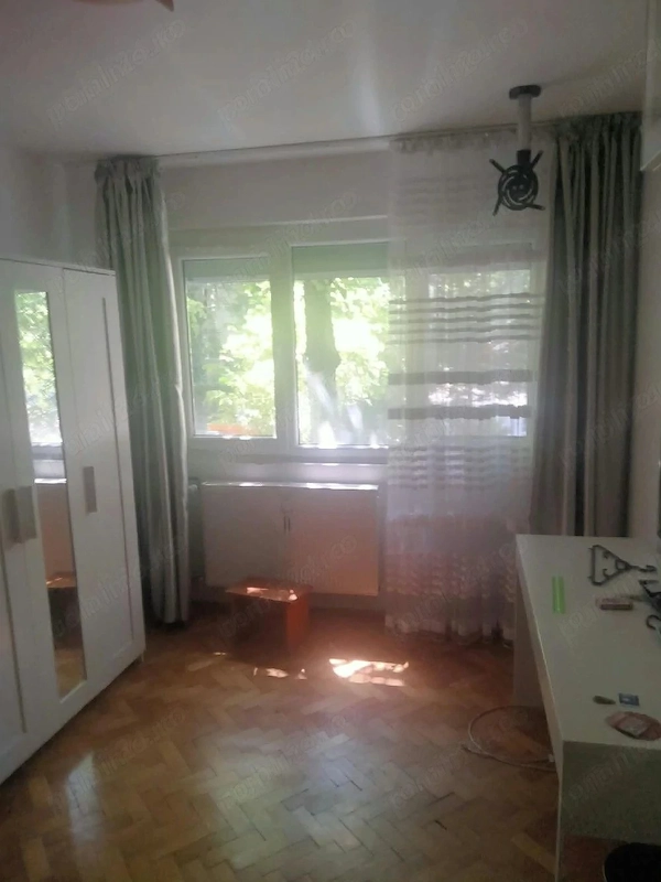 Apartament3 camere, Bld. Obregia, Zona Piata Straduintei — fotografia 1