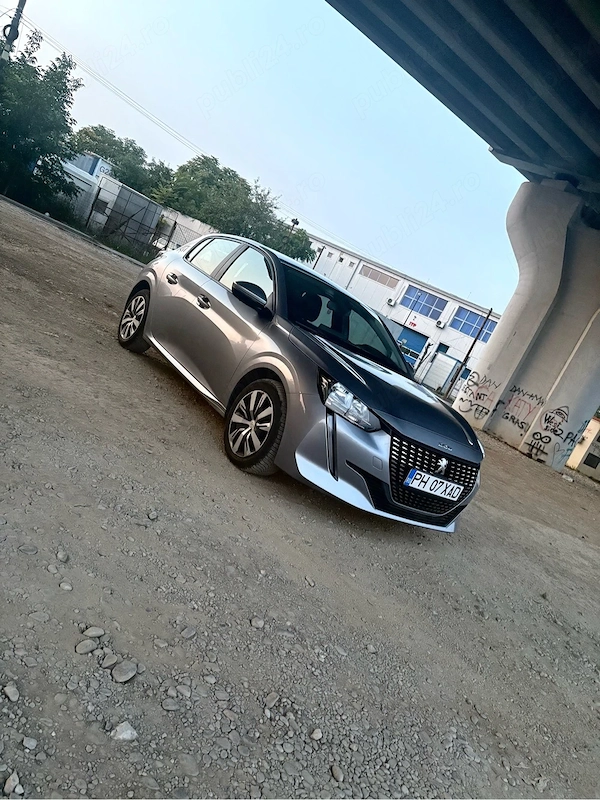PEUGEOT 208
