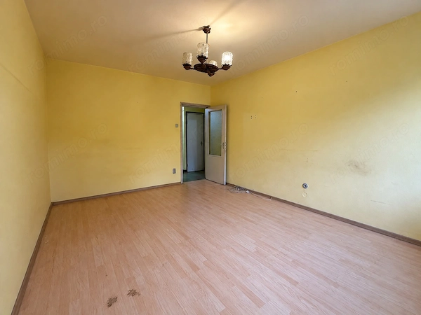 Apartament cu 2 camere - Rogerius - Bvd. Dacia - Etajul I. - Decomandat - IMOBIHOR — fotografia 3