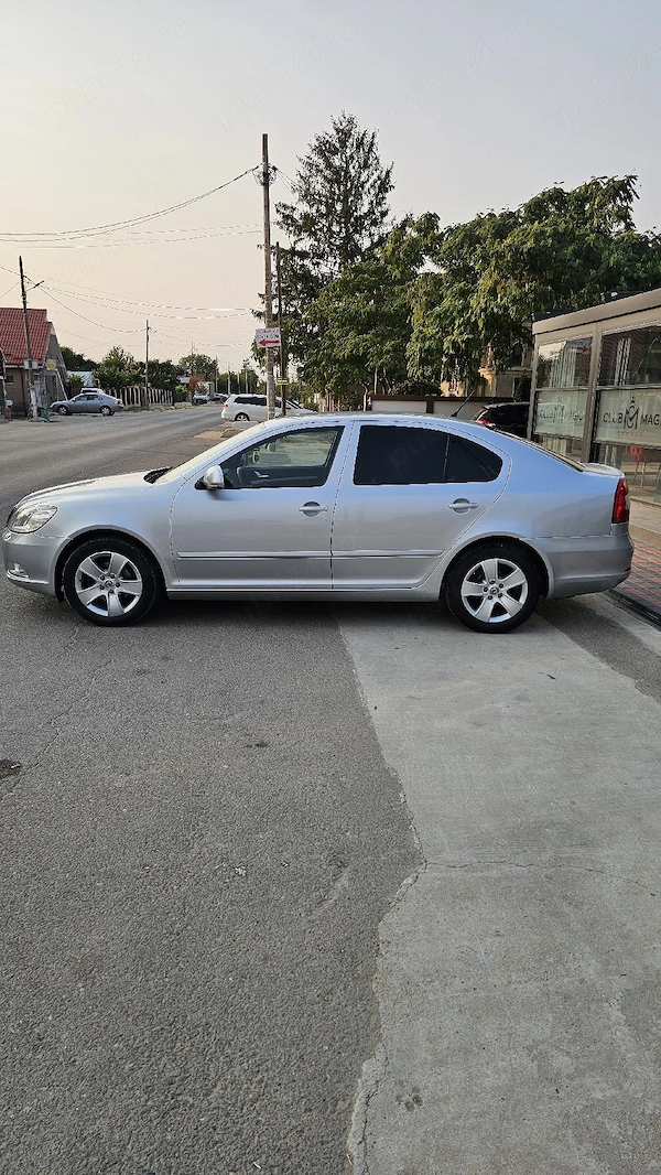 SKODA Octavia 2012 — imagine 3