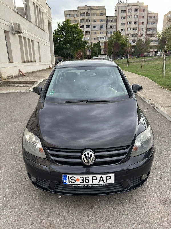 Vând Volkswagen Golf 5 Plus