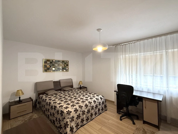 Apartament spațios cu 2 dormitoare, decomandat, zona Piață Zorilor — fotografia 1