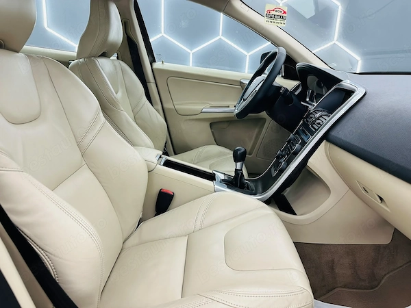 VOLVO XC60 2014 — imagine 18