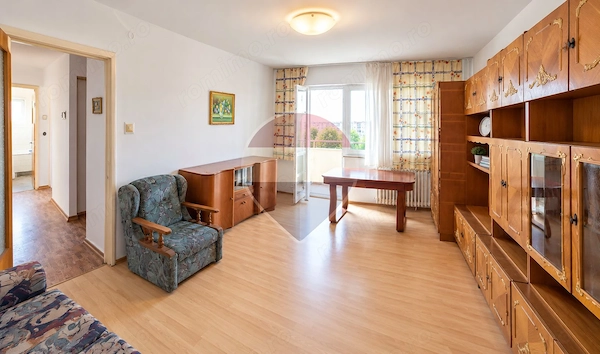Apartament de vânzare 3 camere| BL Republicii, Ploiești — fotografia 1