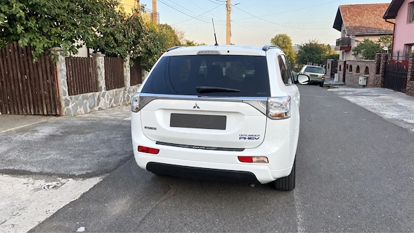 MITSUBISHI Outlander 2015 — imagine 2