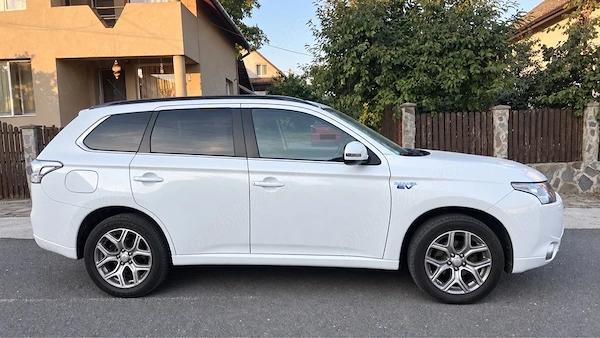 MITSUBISHI Outlander 2015 — imagine 5