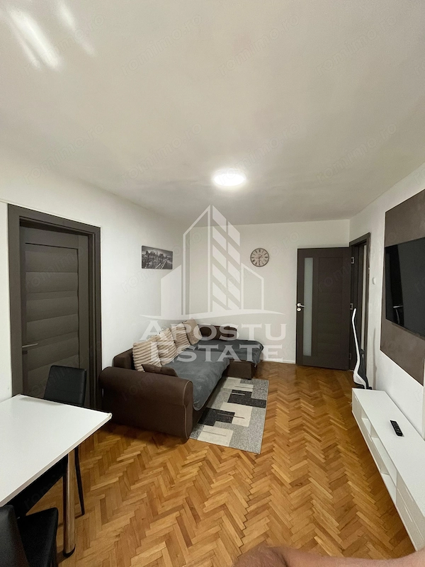 Apartament de vanzare cu 3 camere, etaj intermediar, zona Dacia — fotografia 1