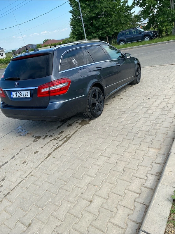 MERCEDES-BENZ E-Class 2012 — imagine 4