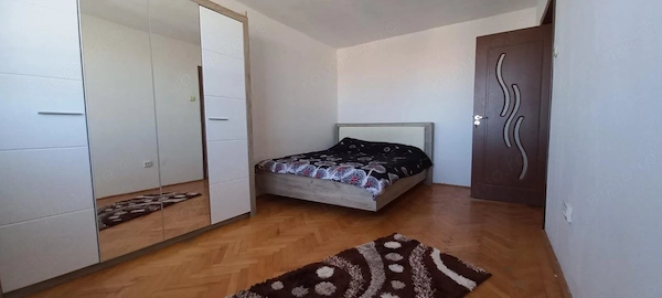 INCHIRIERE APARTAMENT 3 CAMERE STR SPANIA — fotografia 3
