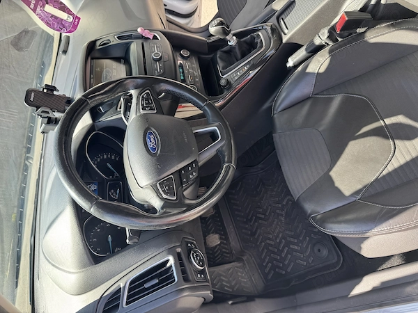FORD Focus 2015 — imagine 5