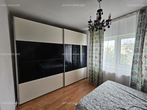 Apartament mare 2 camere, transformat în 3 camere, etajul 4 din 4, cu pod, zona Bucovina, comision 0 — fotografia 1