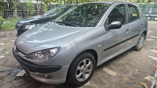 PEUGEOT 206