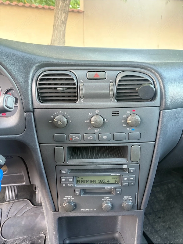 VOLVO V40 2004 — imagine 9