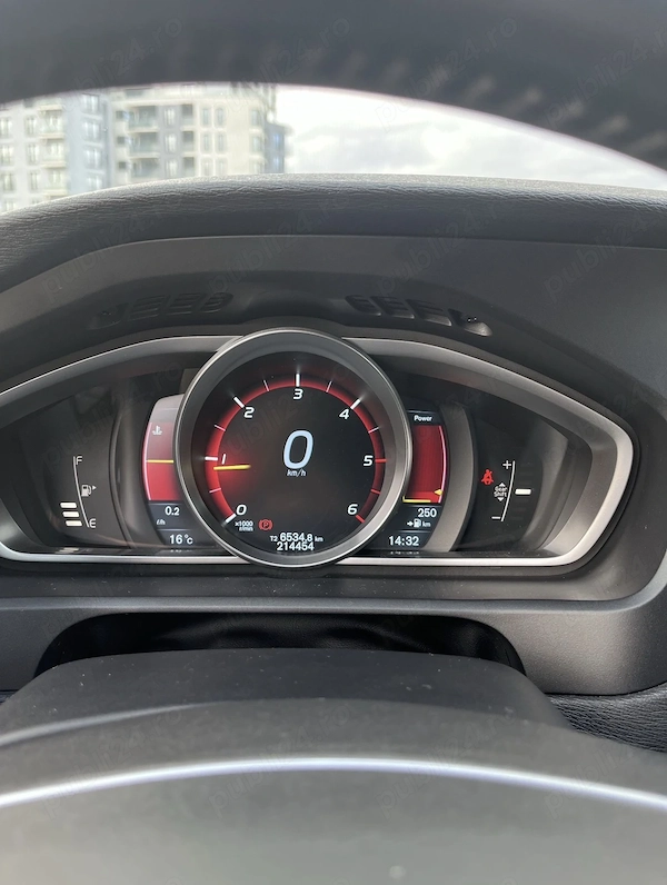 VOLVO V40 2013 — imagine 5