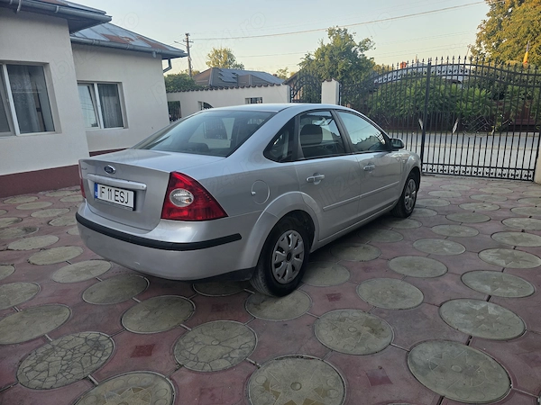FORD Focus 2007 — imagine 5