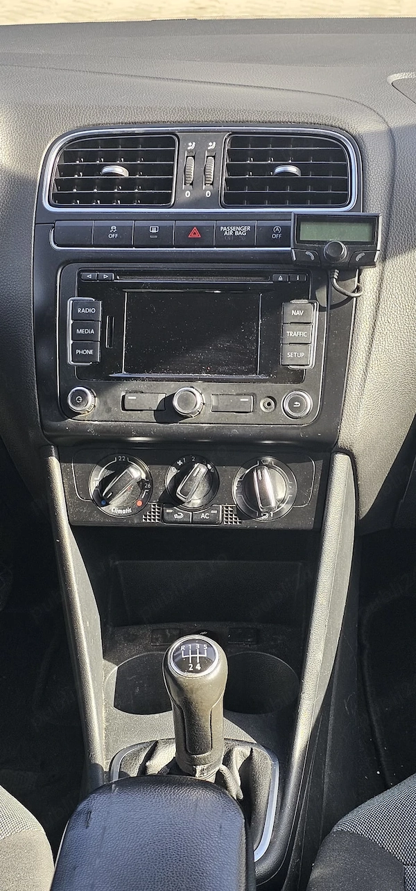 VOLKSWAGEN Polo 2011 — imagine 4
