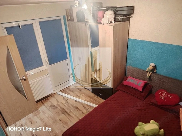 Apartament la etajul 1, baie cu geam și bucătărie închisă | Calea Șagu — fotografia 2