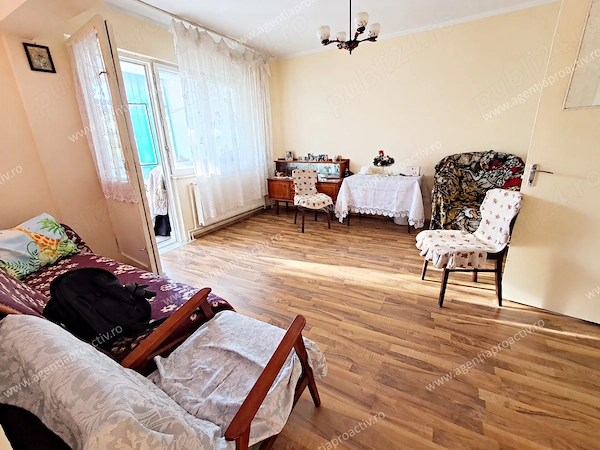 Apartament cu 4 camere decomandate, Micro 39B, etajul 1, 2 băi și 2 balcoane — fotografia 1