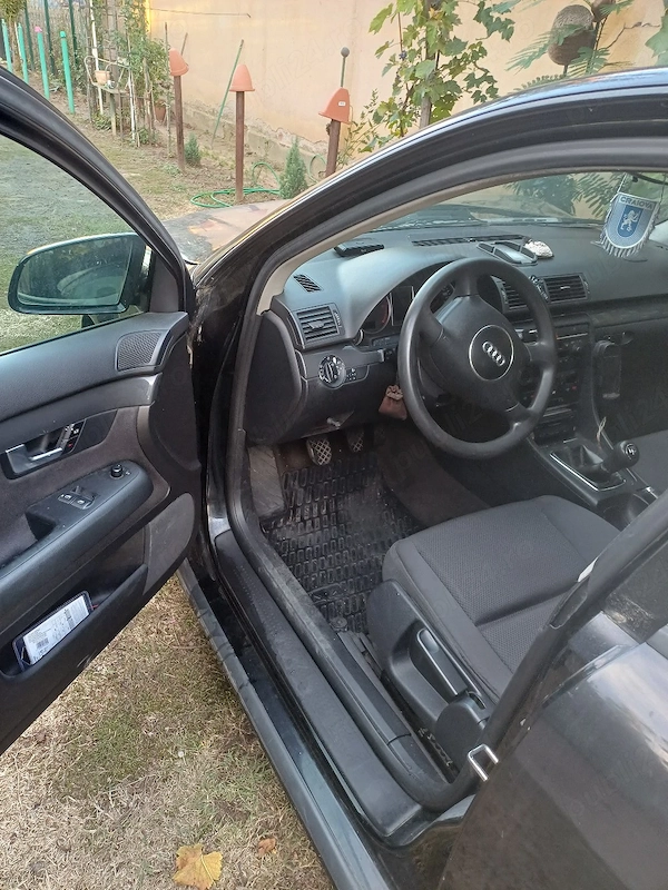 AUDI A4 2004 — imagine 3