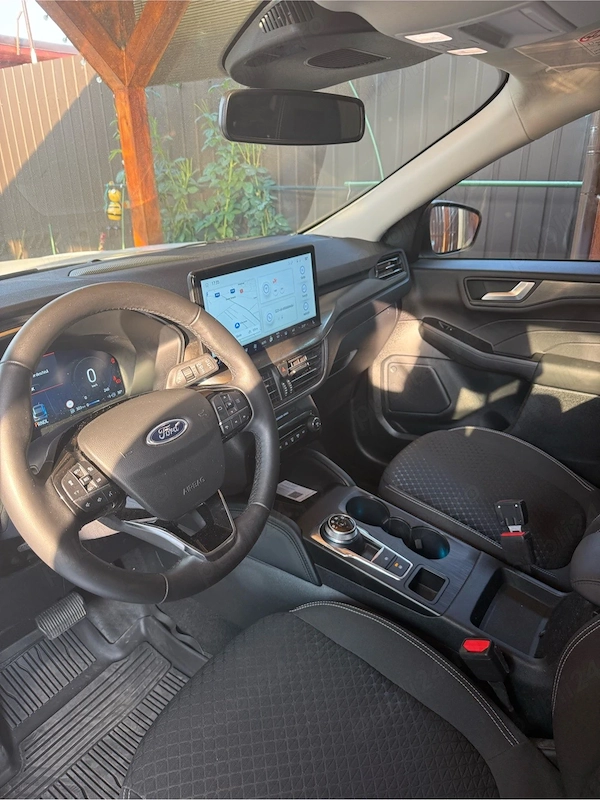 FORD Kuga 2024 — imagine 2