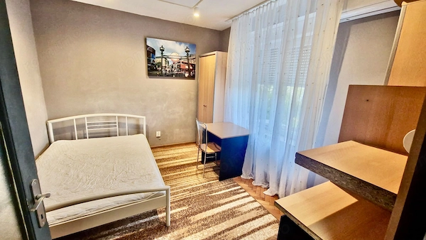 Zona Balcescu.Apartament in vila.Langa centrul universitar.Loc de parcare! — fotografia 1