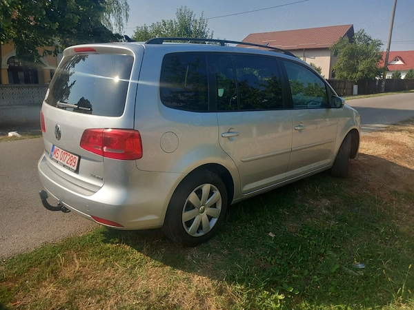 VOLKSWAGEN Touran 2011 — imagine 3