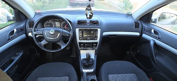 SKODA Octavia 2011 — imagine 3