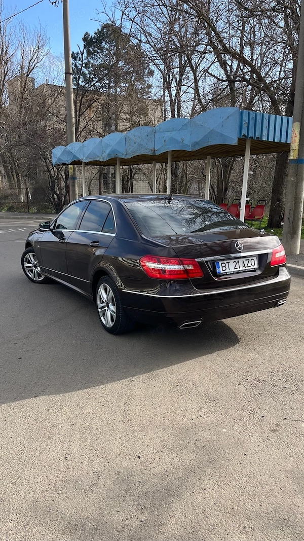 MERCEDES-BENZ E-Class 2011 — imagine 10
