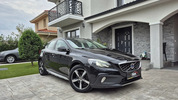 VOLVO V40 Cross Country