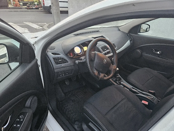RENAULT Fluence 2015 — imagine 3