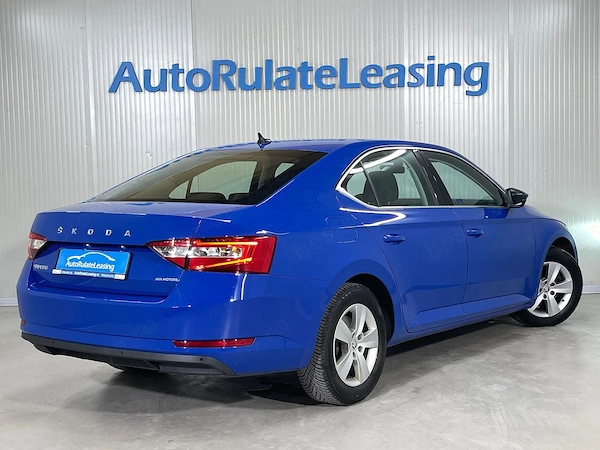 SKODA Superb 2023 — imagine 3