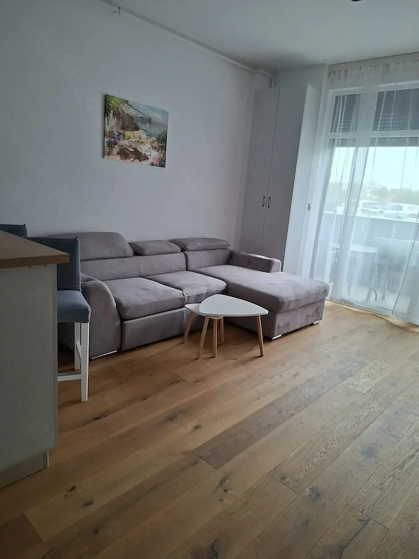 Inchiriez apartament 2 camere Rebreanu 173A — fotografia 1