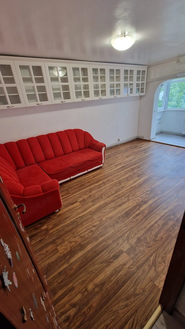 Vând apartament 3 camere, decomandat, in Iasi, Galata 1 (str.Vamasoaia), doua băi, mobilat utilat — fotografia 3