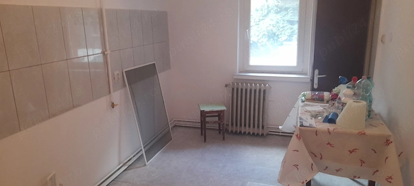 Apartament cu 3 camere, parter, Pipirig — fotografia 1