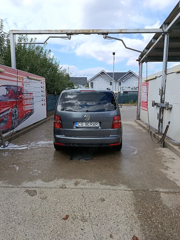 VOLKSWAGEN Touran 2008 — imagine 3