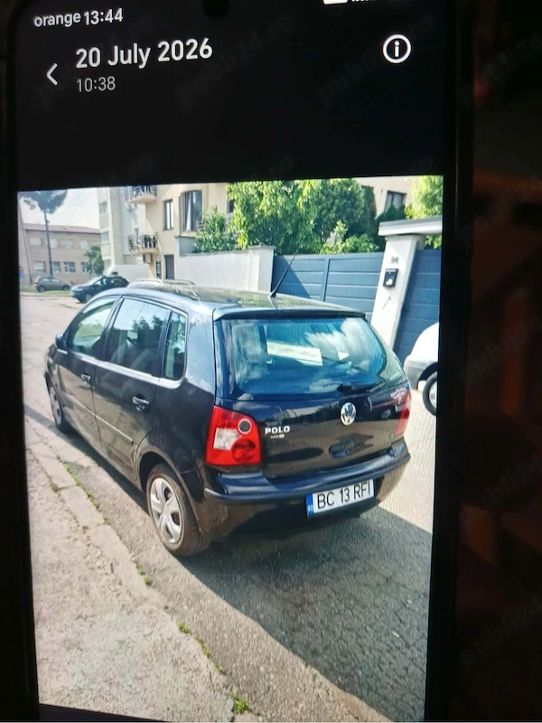 VOLKSWAGEN Polo