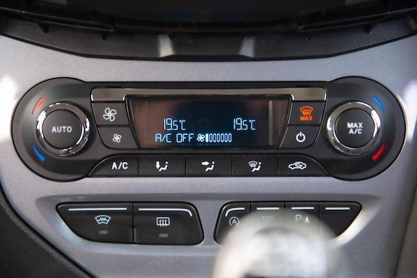 FORD Focus 2013 — imagine 5