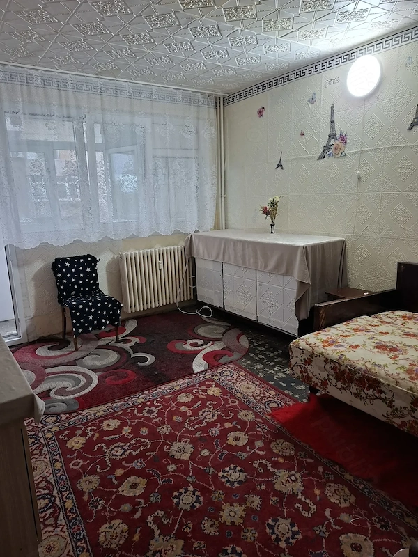 Inchiriez apartament 2 camere str.Alunisului — fotografia 1